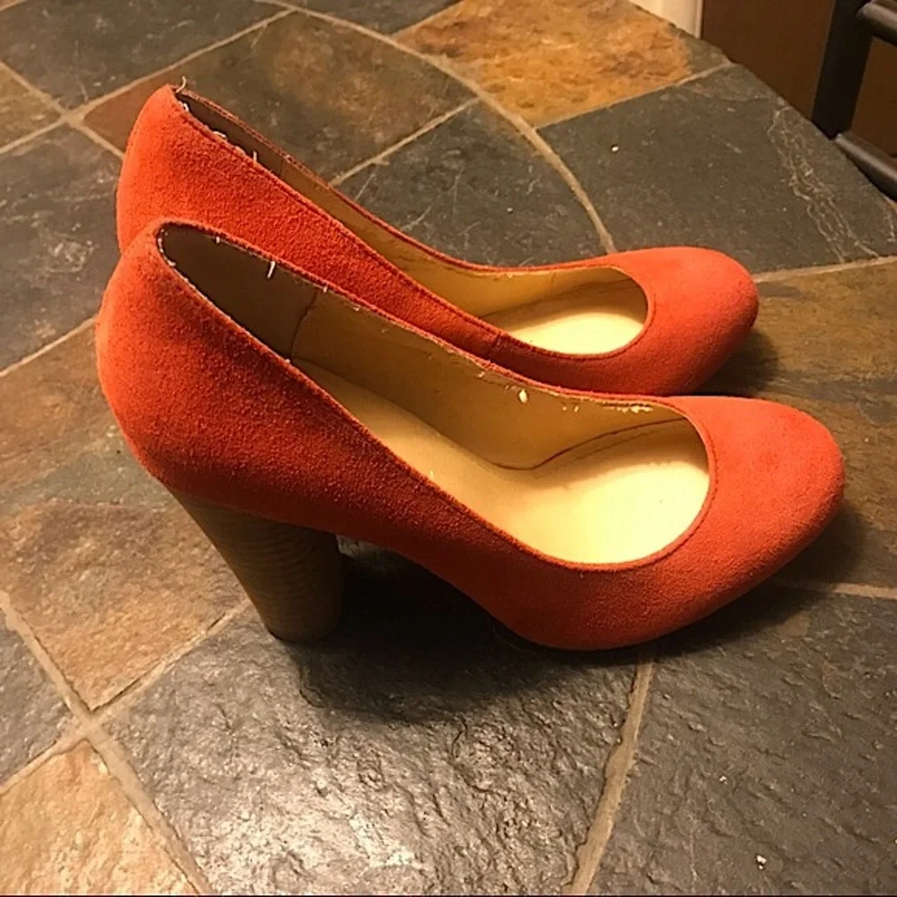 Express Pink Heels - Picture 3 of 10